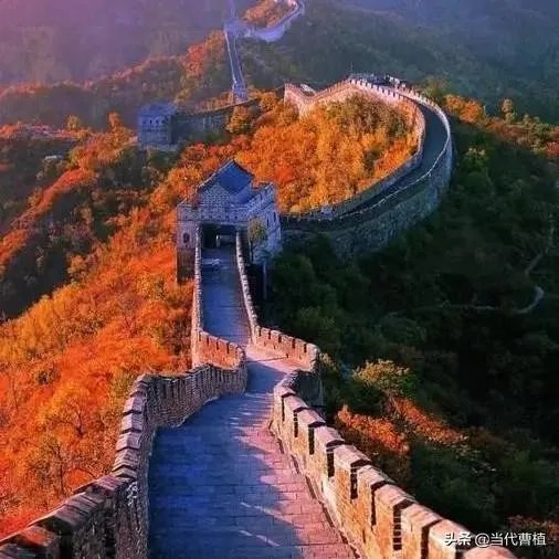 为什么长城建在崇山峻岭？