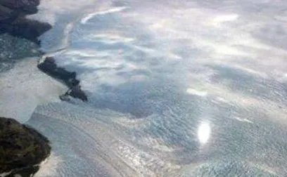 北极惊现神秘冰窟是如何形成的？