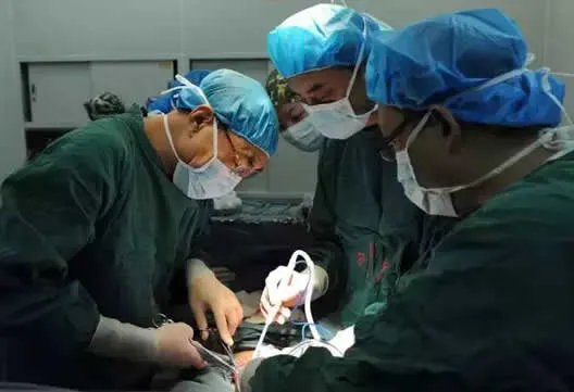 长了30年的瘤子切开后竟是这样（图）