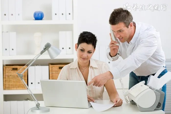 天蝎女不说话需要哄，天蝎座女不开心怎么安慰