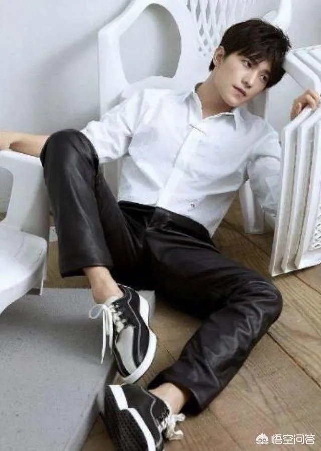 邓紫棋汪峰喜欢穿皮裤，娱乐圈还有谁？