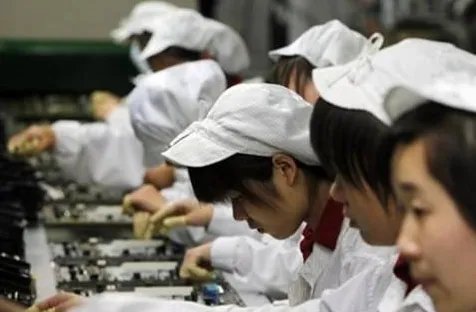 粗暴发工作证后，离职员工被同行派车秒接收，如何评价这骚操作？