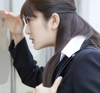 大学同学都是女生，在大学该怎样脱单呢？