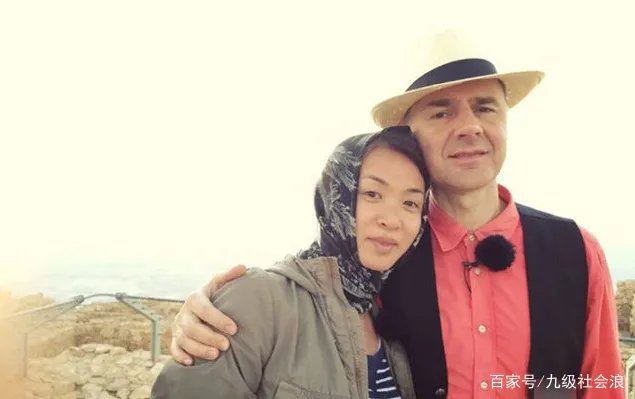 金星老公被问及如何解决生理问题时四字回应，网友：涨知识了。你怎么看？