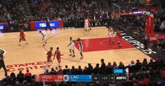 哈登晃倒韦斯利约翰逊数米远，等他站起来再投进三分，什么水平？