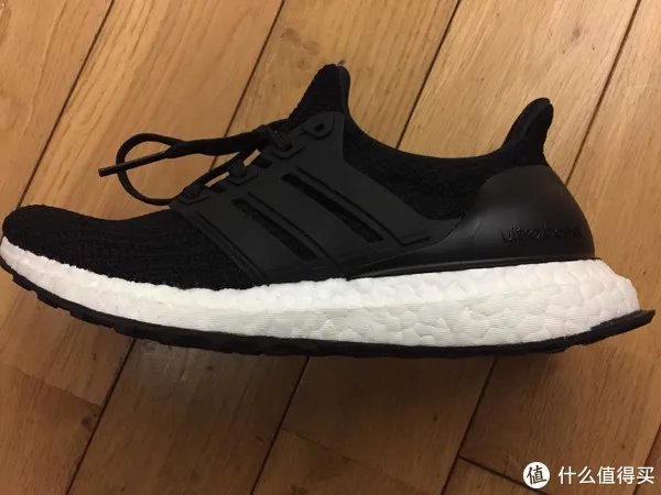 做汽车的科技拿来做鞋子？？—ADIDAS 阿迪达斯 ULTRA BOOST4.0 跑鞋 开箱使用