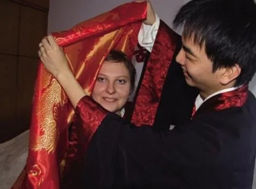 俄罗斯女人眼里的中国好处何在？忍不住投奔中国