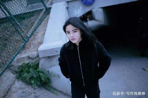 “花蛇”潘南奎只能沦落到靠酒吧打工为生，我们该如何看？