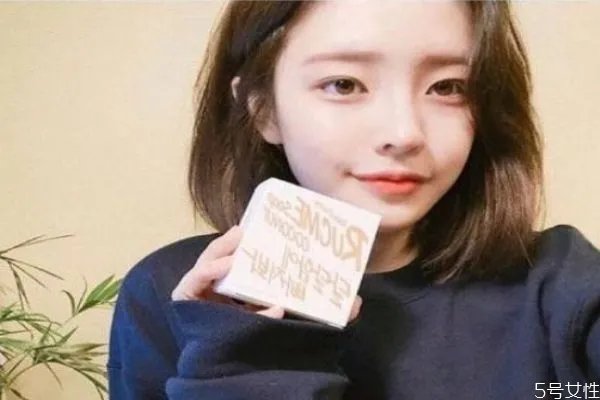 没刘海怎么扎头发好看 没刘海的发型扎法