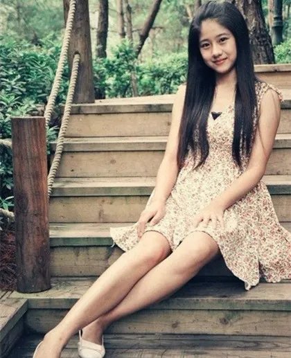 池方圆生活照甜美清纯 秒杀“奶茶妹妹”成新一代清纯女神