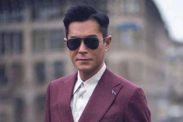 港媒报道古天乐将与萱萱结婚，为什么那么多的明星结婚都很晚？