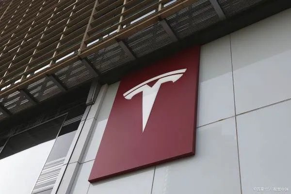 特斯拉上海工厂再次停产了，这会不会导致特斯拉继续涨价？