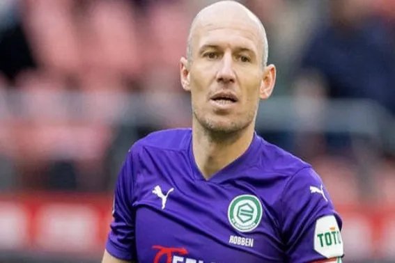 荷兰罗本退役了吗