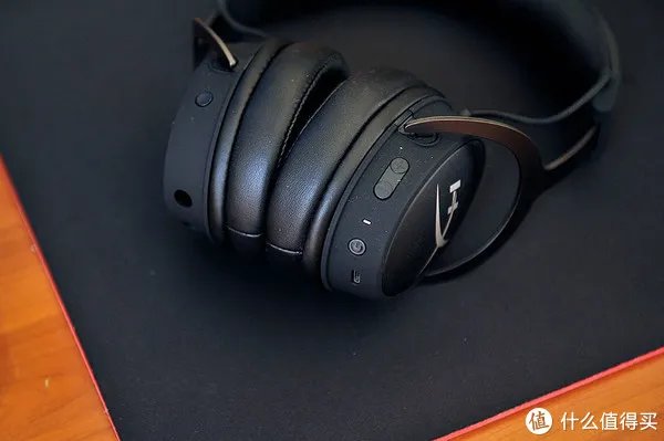 新年新面貌 — 更新布置下电脑桌面上的那些相关设备