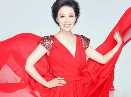 邬倩倩年轻时的照片遭曝光  她竟是著名导演尤小刚老婆