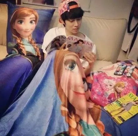 金希澈退伍之后为什么和jessica的互动少了？？？是不是他们闹矛盾了？