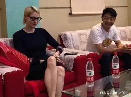 撒贝宁升级当爸！网爆李白诞下龙凤胎，验证了俄罗斯女孩秒变大妈了吗？