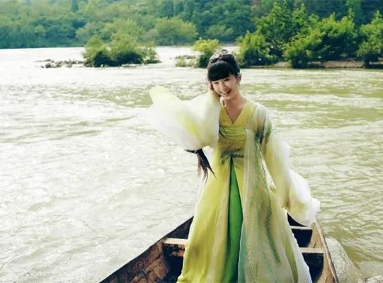 青丘狐传说片花曝光 看人狐如何虐恋情深