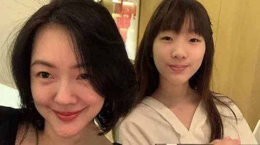 小s吐槽女儿只有下半身拽什么，是什么原因让她如此气氛的吐槽？