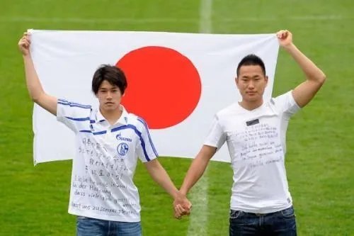 日本的膏药旗和旭日旗有什么区别吗？都有什么含义？