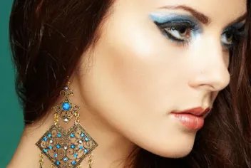 肤色暗黄是什么原因