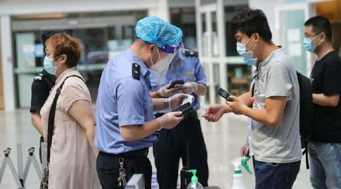 乘火车离京不再检查核酸阴性证明？无症状感染者能出去吗？