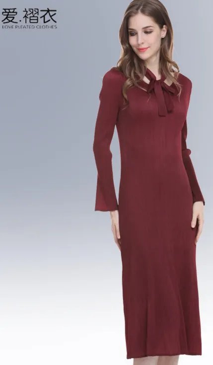 红色连衣裙要怎么搭配才好看图片