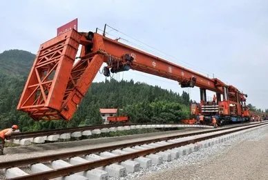 兰渝铁路最高设计时速是多少?