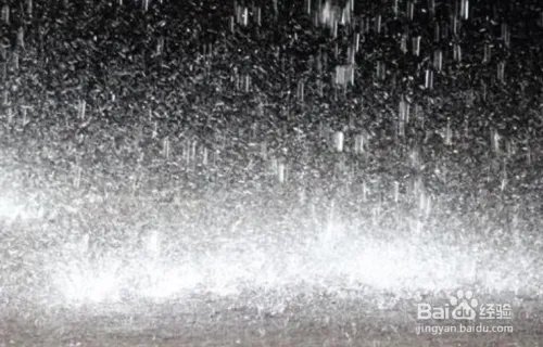 连续27天暴雨预警，暴雨天怎么安全出行