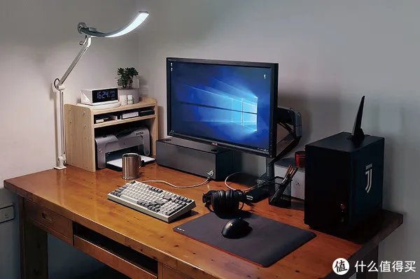 新年新面貌 — 更新布置下电脑桌面上的那些相关设备