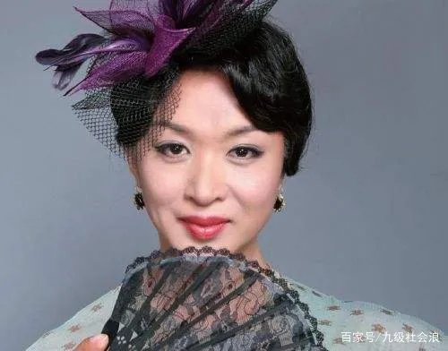 金星老公被问及如何解决生理问题时四字回应，网友：涨知识了。你怎么看？