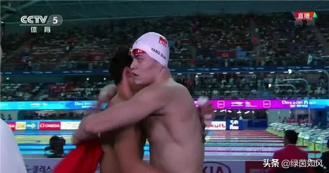 央视记者惹争议，采访完孙杨直接切画面，网友质疑不尊重季新杰，你怎么看？