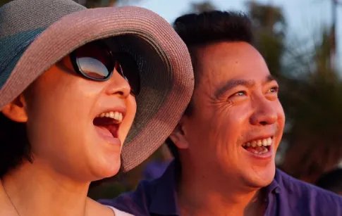 与王中磊一见钟情，如今结婚25年的人是谁？