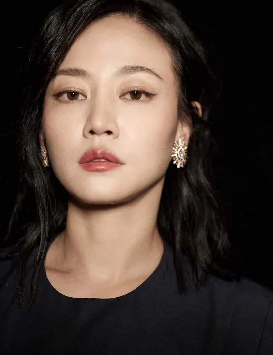 谭卓个人 资料图片？