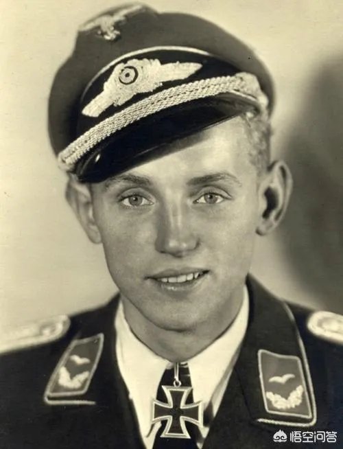 联军轰炸柏林飞机有多少架