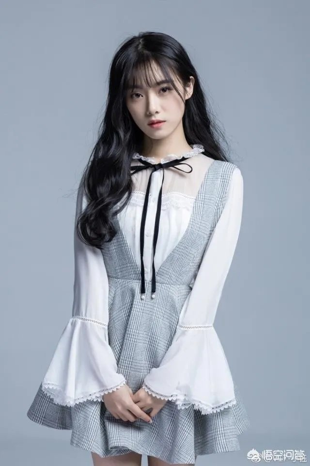 英雄联盟Rookie女友小钰被扒黑历史，曾抛弃重病男友还上过相亲节目，你怎么看？