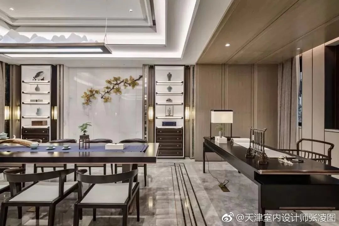 “留连戏蝶时时舞，自在娇莺恰恰啼。“唐朝诗人杜甫一首《江畔独...