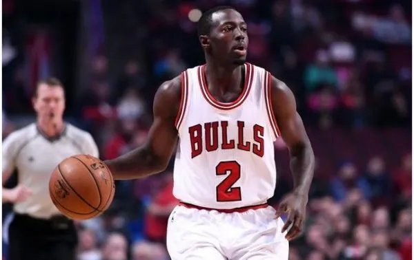 公牛黄蜂魔术交易结果是什么？