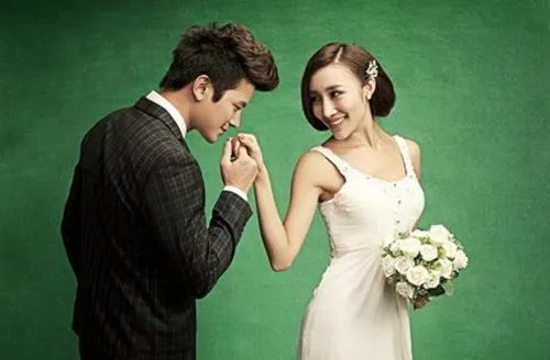 婚纱照拍照姿势技巧推荐 教你如何拍出唯美的婚纱照片