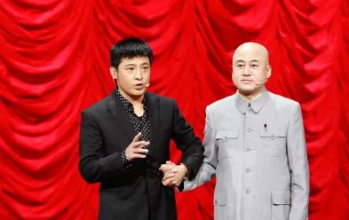 孙涛老婆罕见出镜，长相曝光竟然不输一线明星，她究竟有何背景？