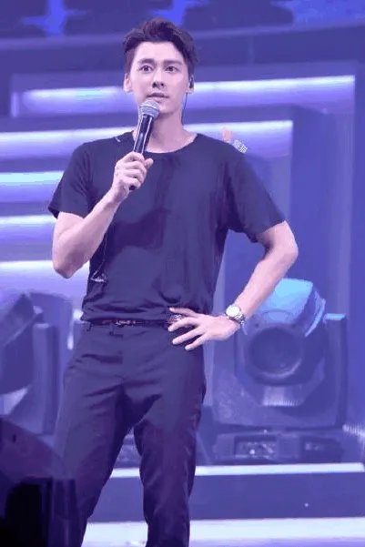 如何看待李易峰捐生日收入给“春蕾计划”？