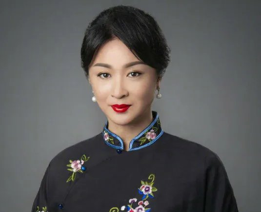 金星老公被问及如何解决生理问题时四字回应，网友：涨知识了。你怎么看？