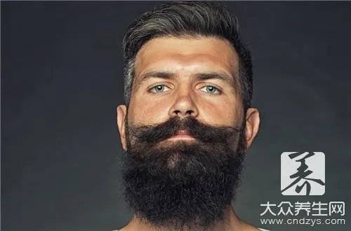 如何留胡须?