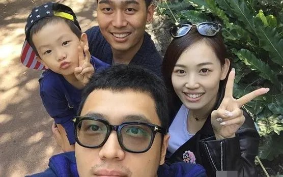 王永飞曾离开王宝强生活落魄，是如何走到导演这条路上的？