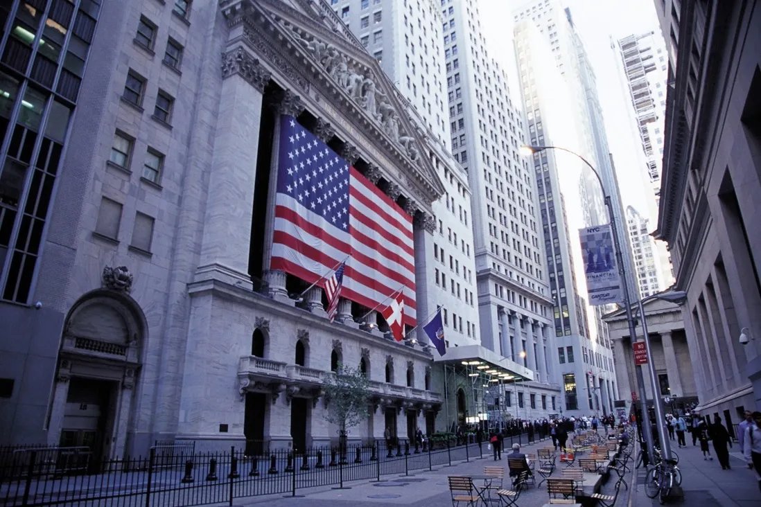 美国宣布制裁伊朗18家银行，美国将触手伸这么长是为什么？