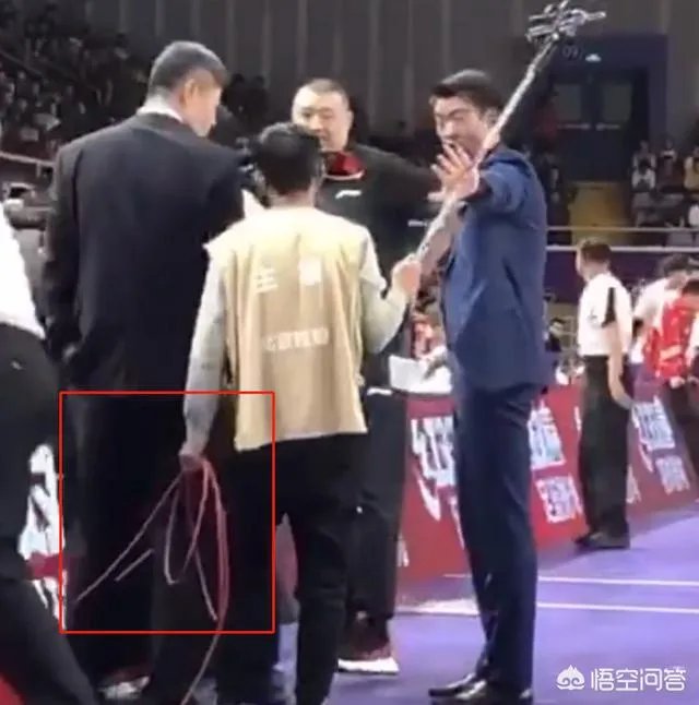 浙江广厦男篮助教王博摊上事了，在CBA比赛现场阻碍记者拍摄，损坏拍摄仪器，如何评价？