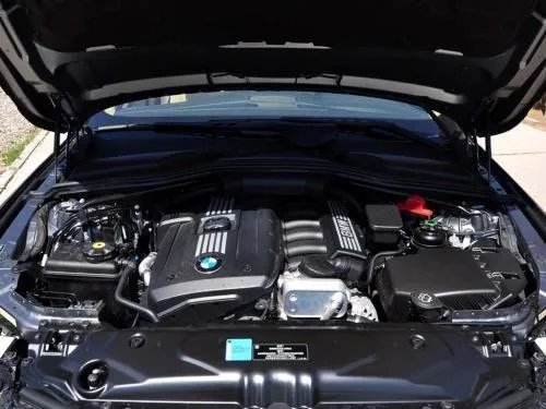 2013款宝马3系和5系2.0T的发动机是不是一样的?