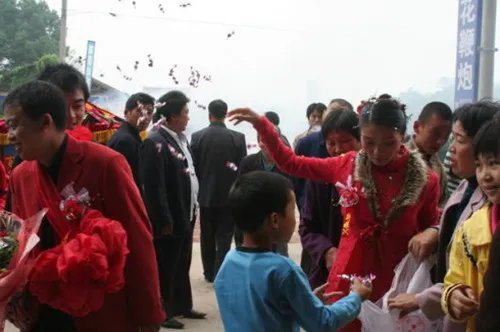 湖南结婚风俗流程 湖南结婚都怎么办的