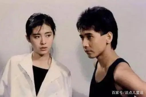 齐秦小24岁妻子：长相秀丽家境殷实，比齐秦私生子仅大一岁，你怎么看？