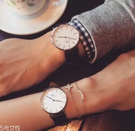 情侣手表怎么搭配？情侣表搭配建议